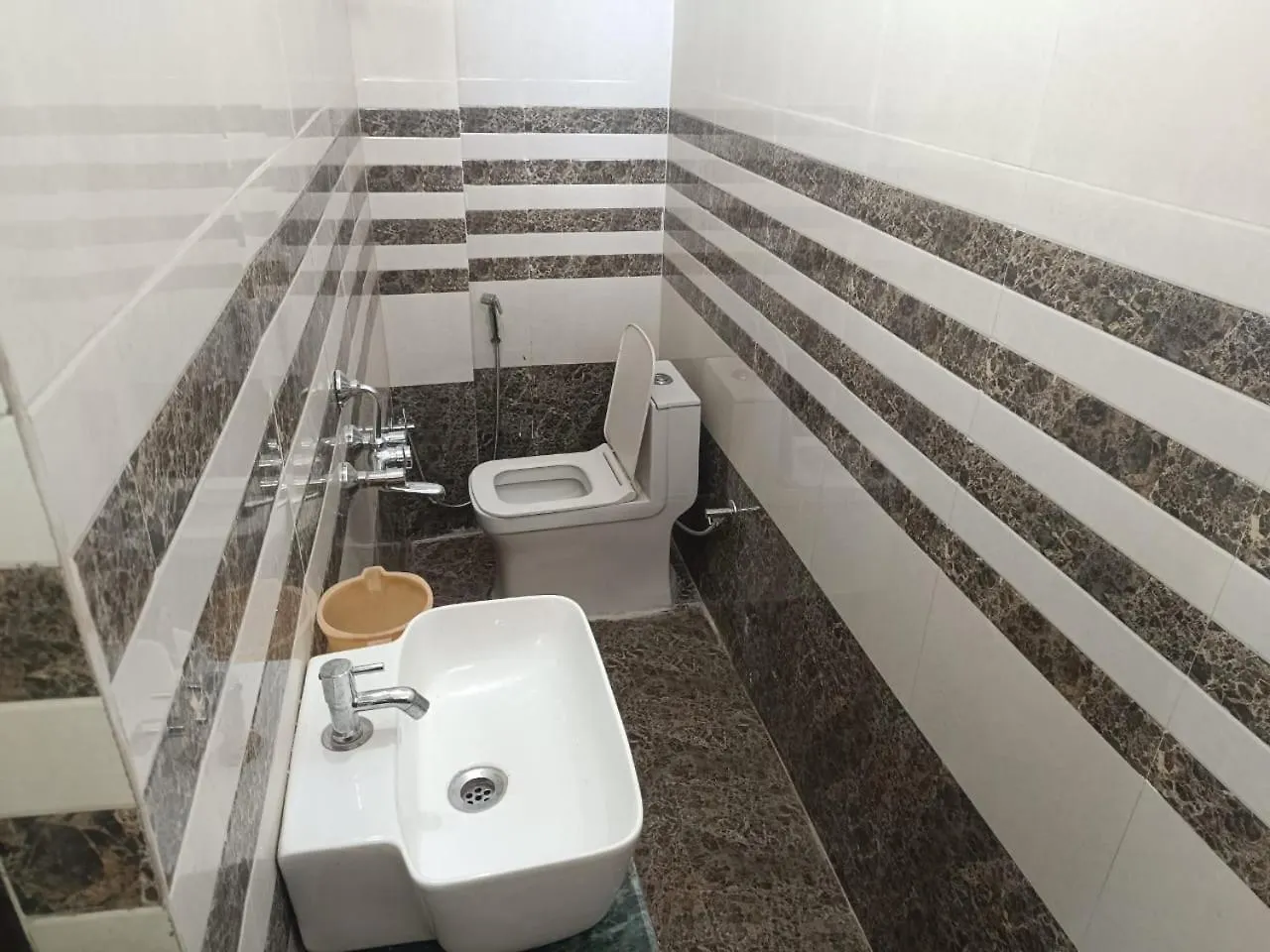 Jpm Guest House Váránasí
